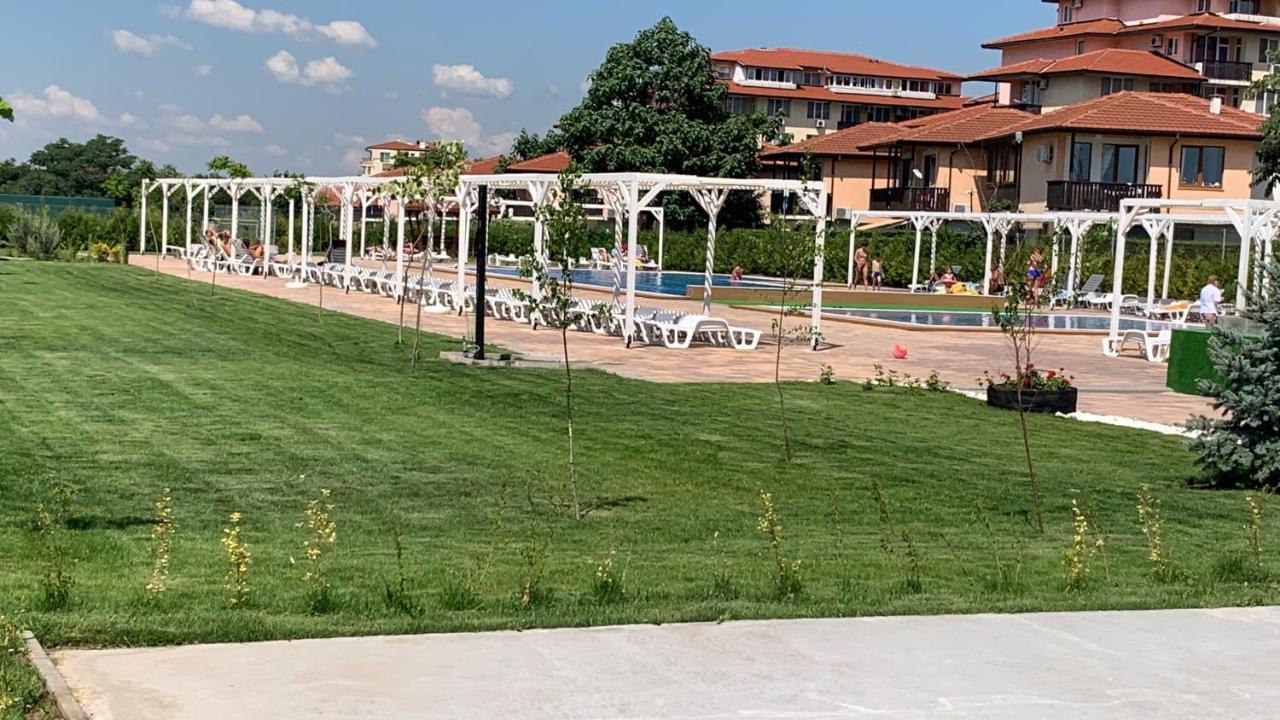Apartcomplex Chateau Aheloj Kültér fotó