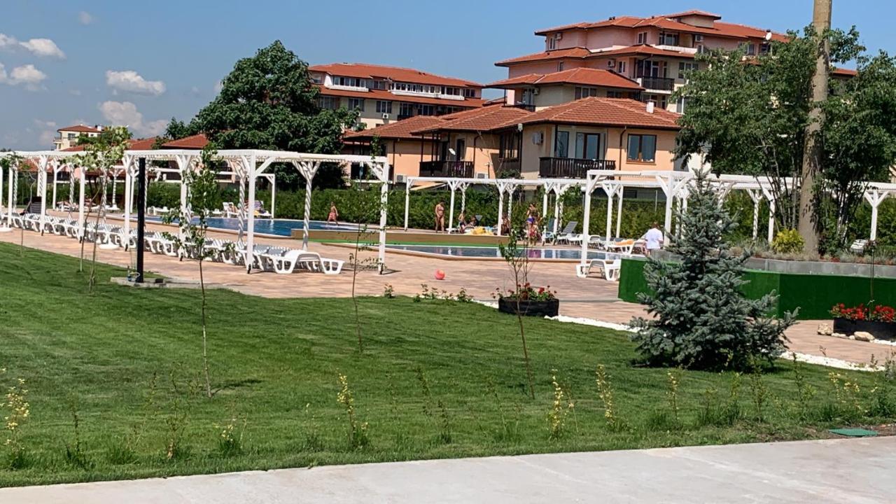 Apartcomplex Chateau Aheloj Kültér fotó