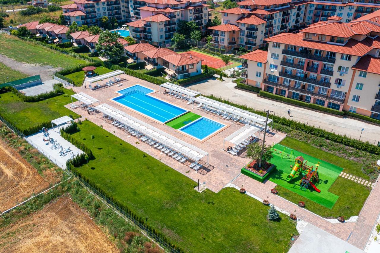 Apartcomplex Chateau Aheloj Kültér fotó