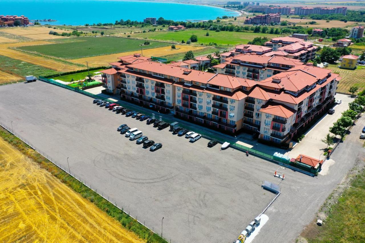 Apartcomplex Chateau Aheloj Kültér fotó
