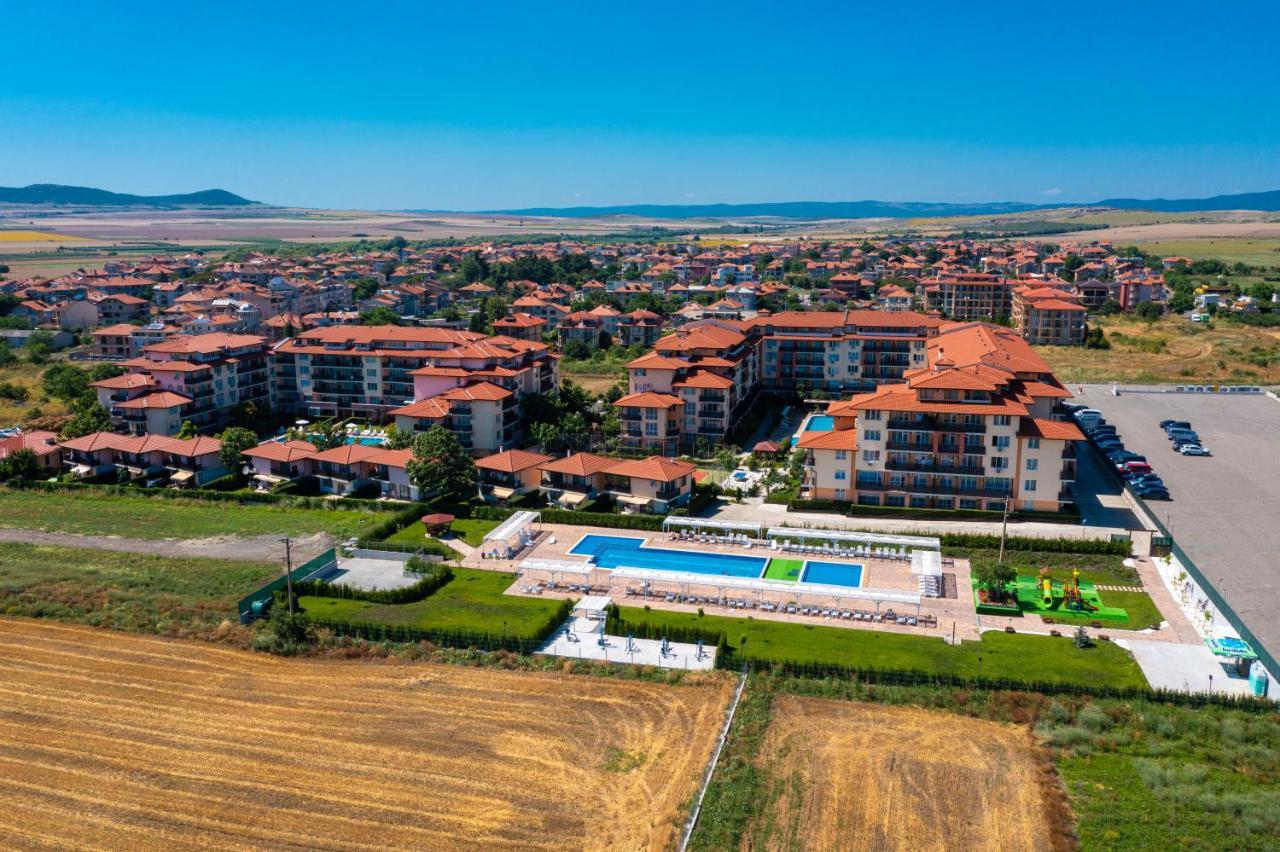 Apartcomplex Chateau Aheloj Kültér fotó