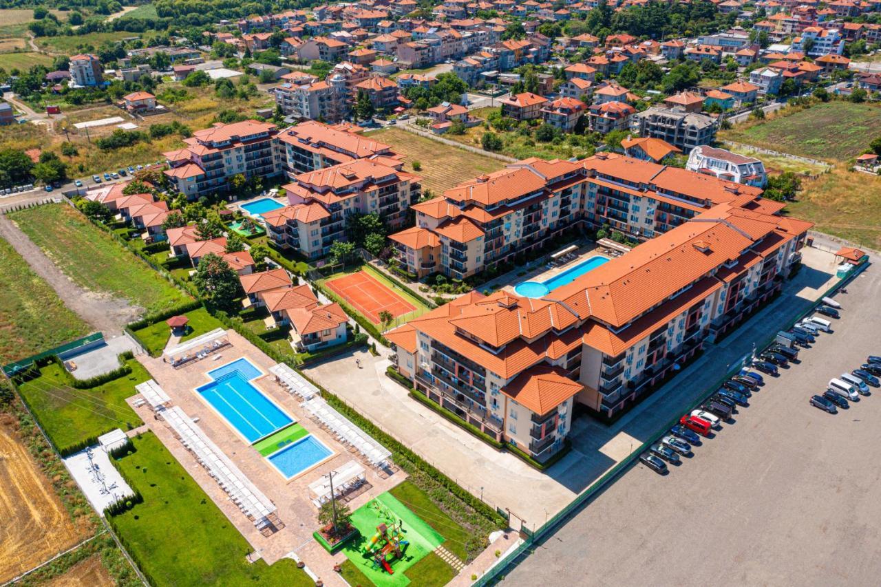 Apartcomplex Chateau Aheloj Kültér fotó