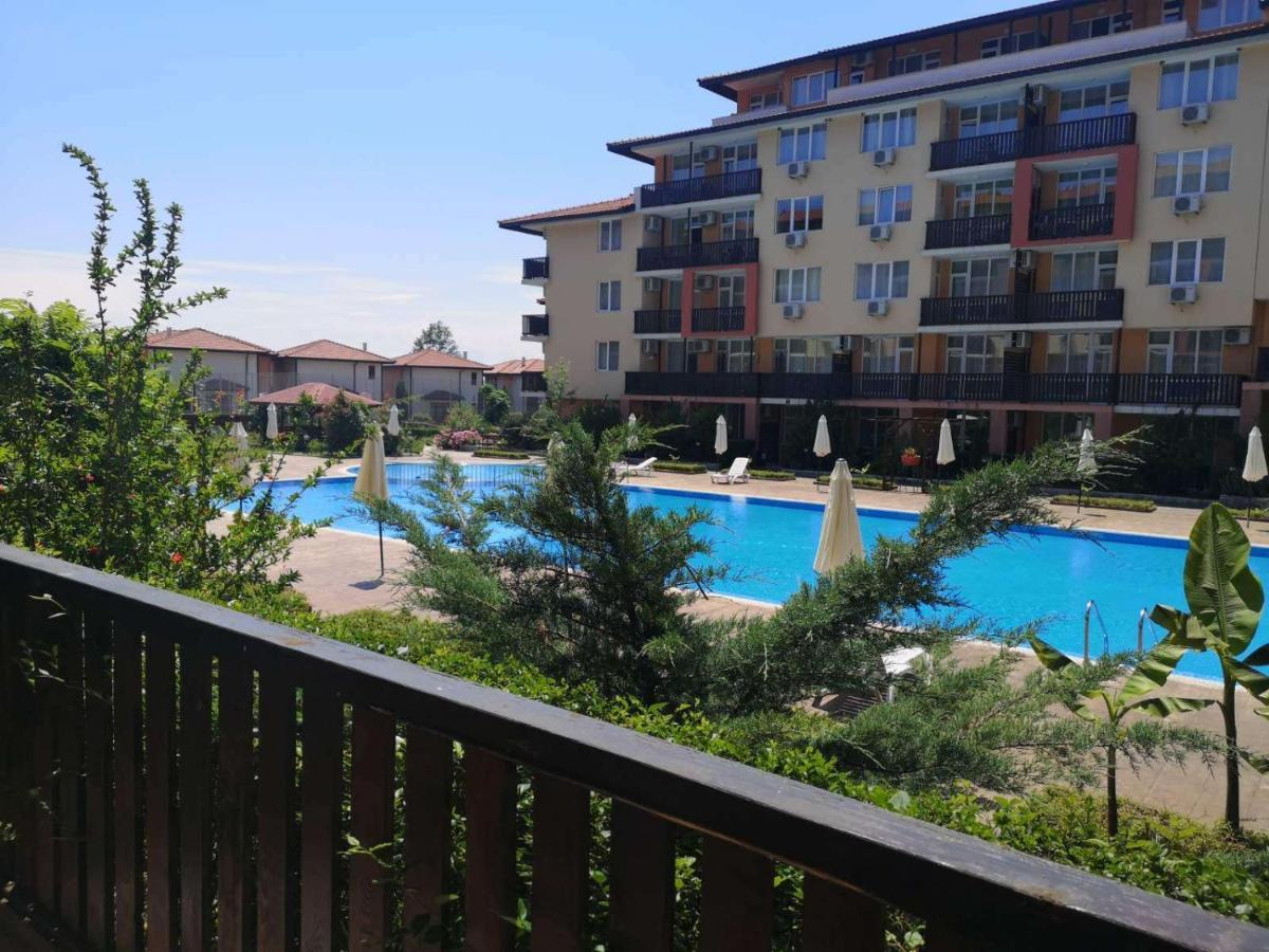 Apartcomplex Chateau Aheloj Kültér fotó