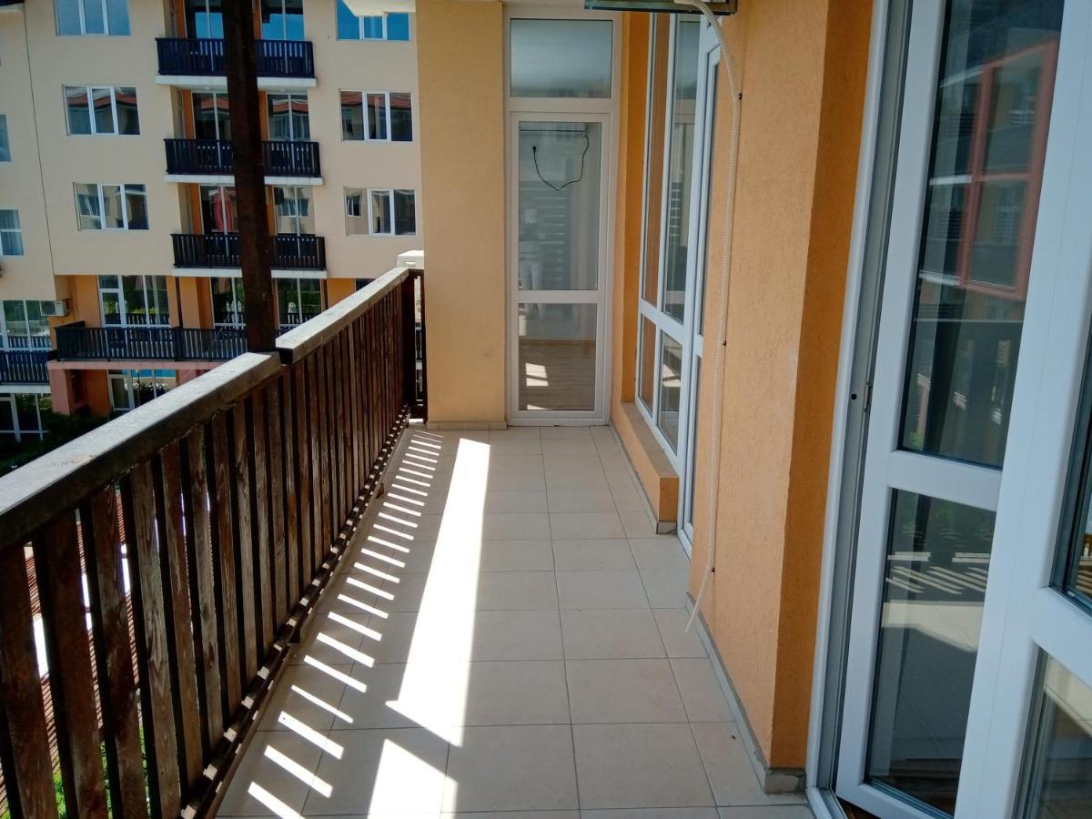 Apartcomplex Chateau Aheloj Kültér fotó