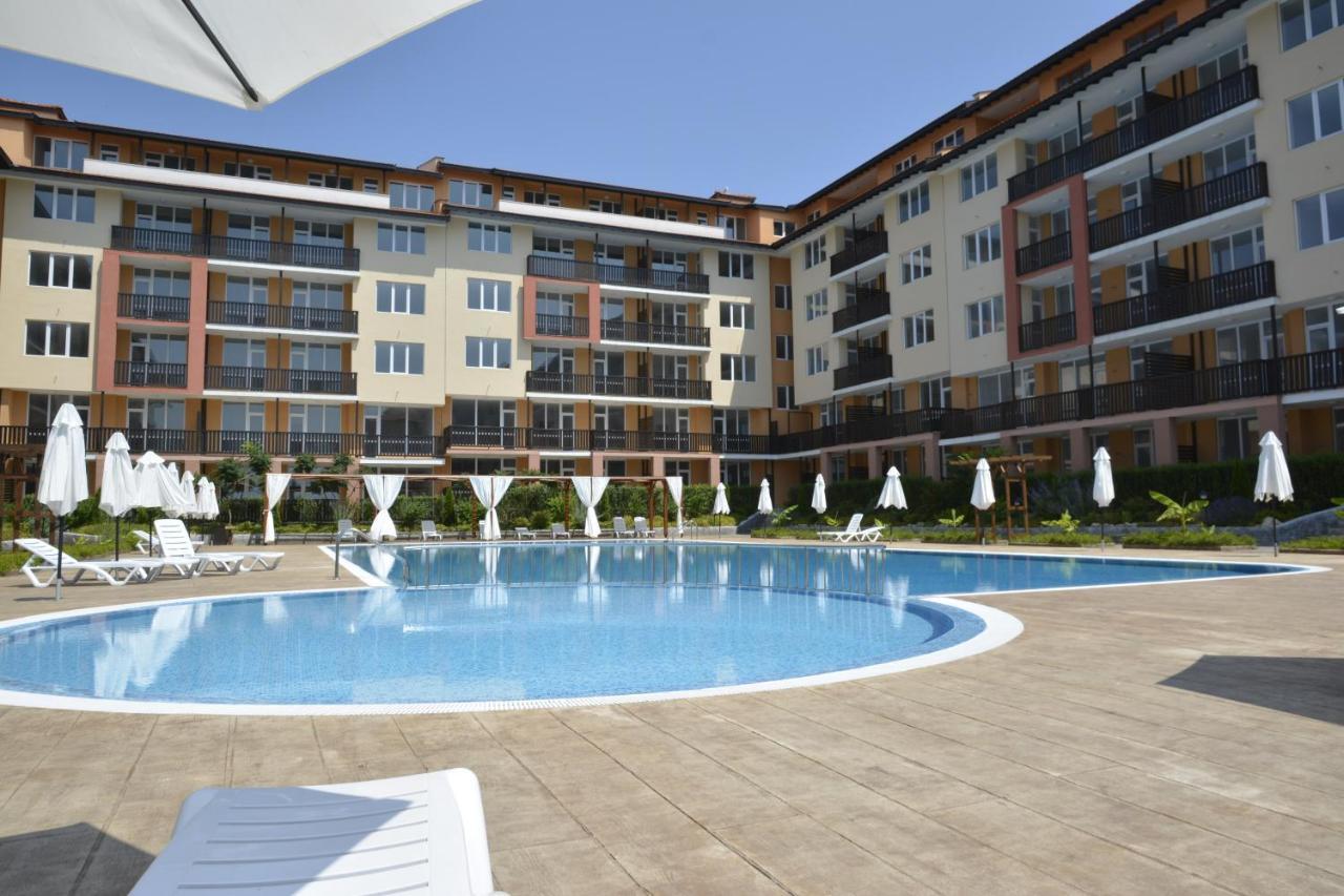 Apartcomplex Chateau Aheloj Kültér fotó